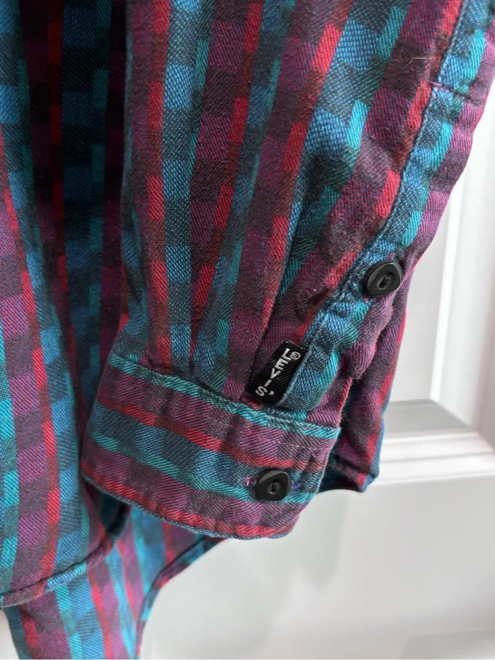 1980’s Vintage Levi's Plaid Button-Up Shirt in Teal and Plum